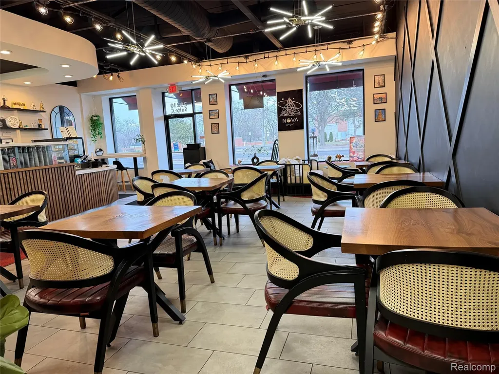 29210 Ford Road Garden City City MI 48135