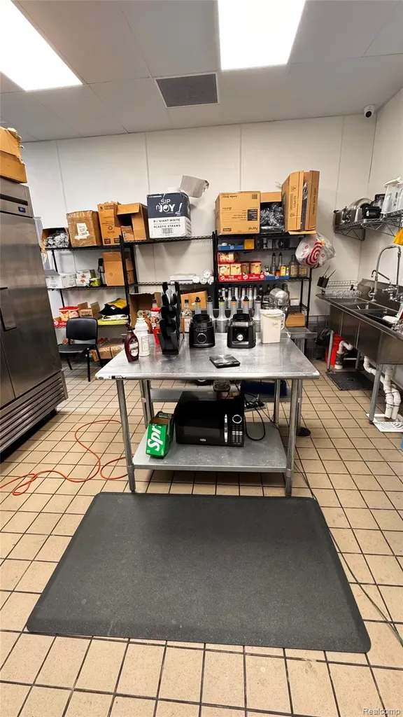 29210 Ford Road Garden City City MI 48135