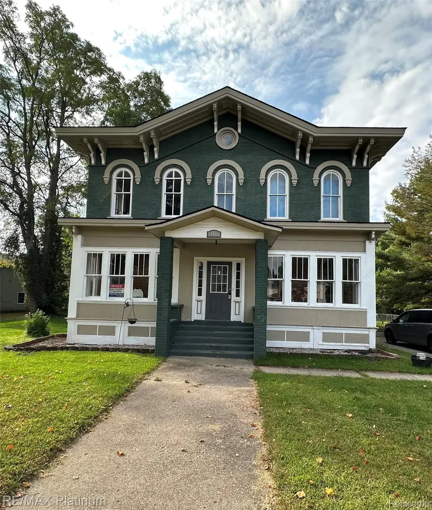 310 E Main Street Vernon Village MI 48476