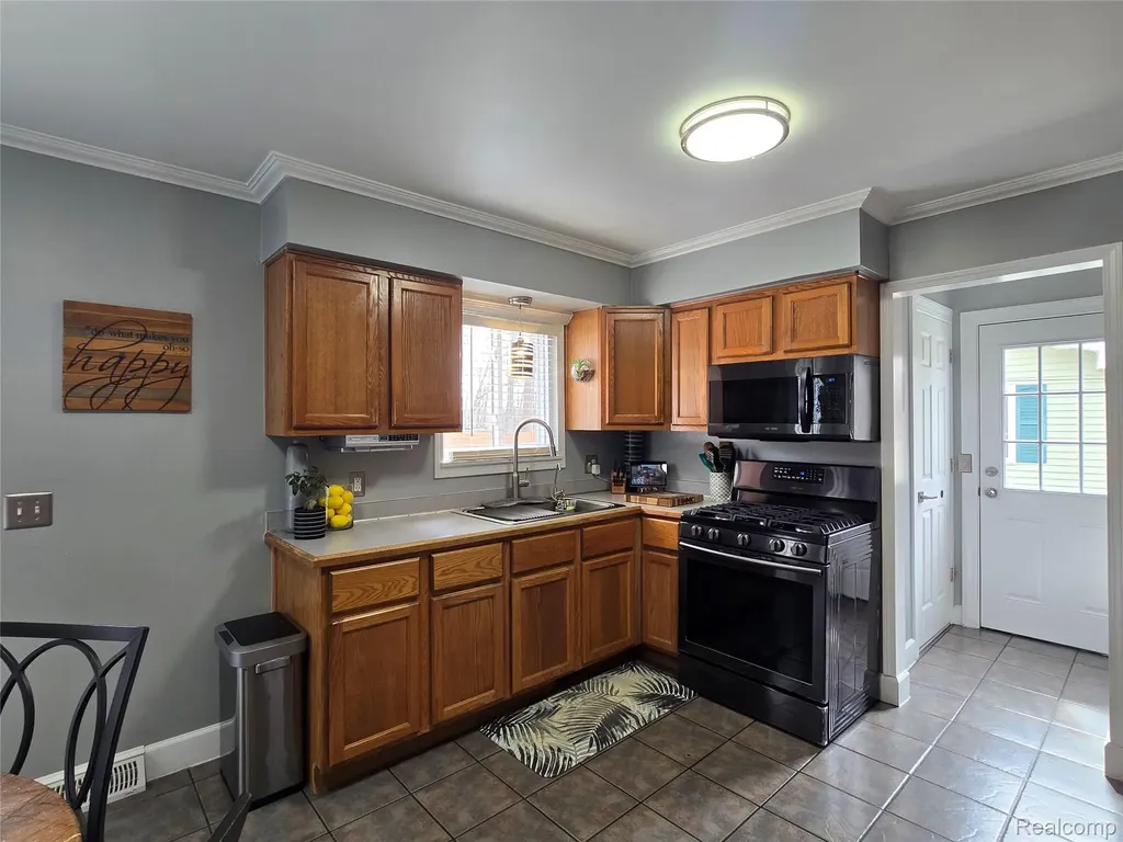2909 Central Boulevard Highland Charter Township MI 48380