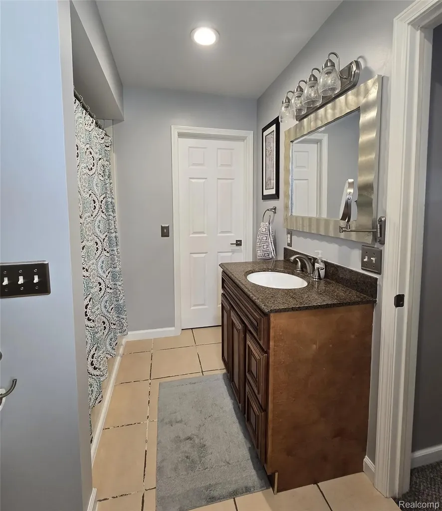 2909 Central Boulevard Highland Charter Township MI 48380