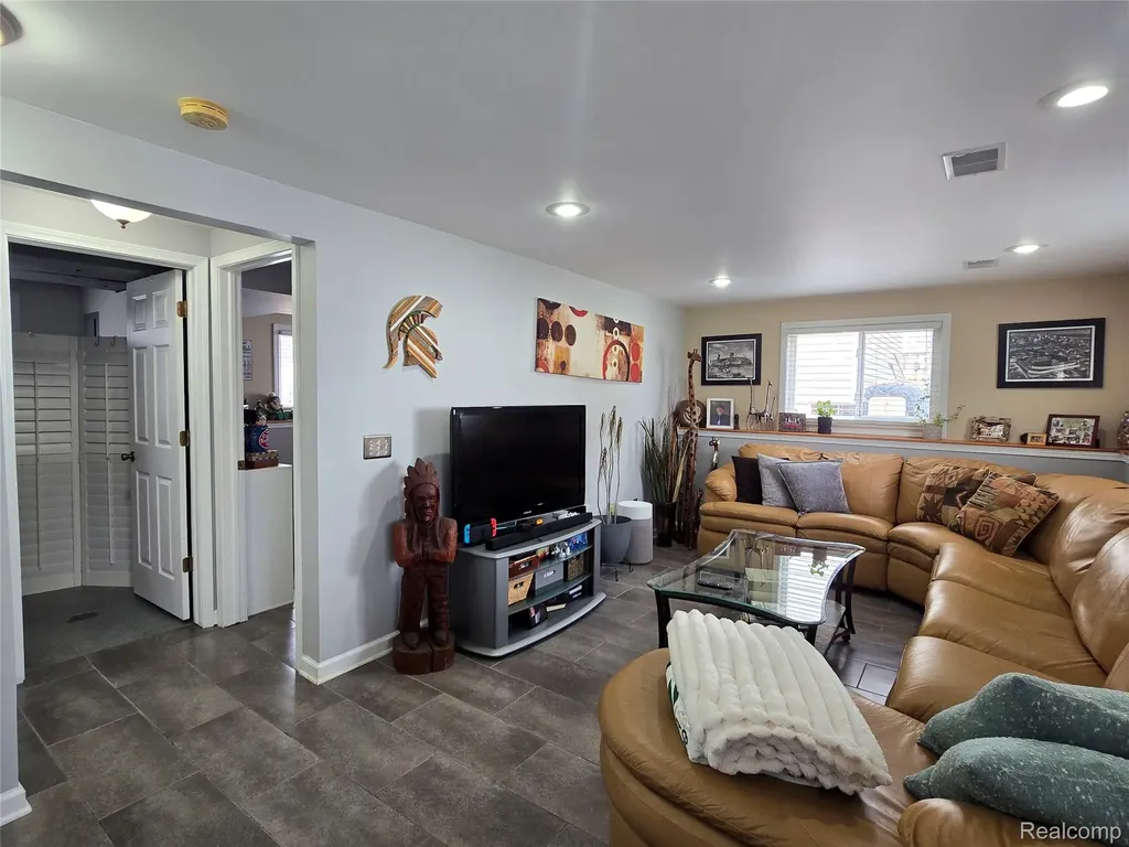 2909 Central Boulevard Highland Charter Township MI 48380