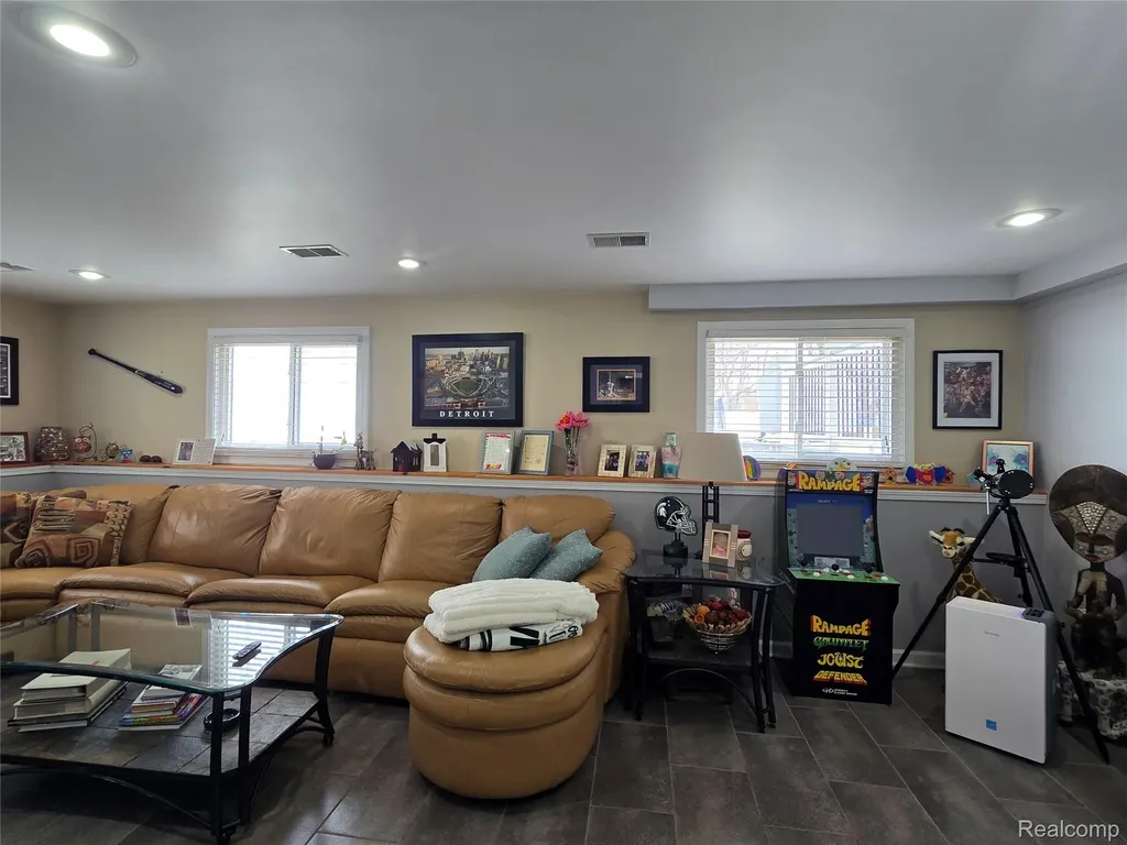 2909 Central Boulevard Highland Charter Township MI 48380