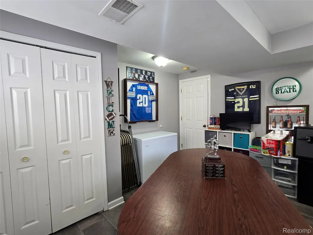 2909 Central Boulevard Highland Charter Township MI 48380