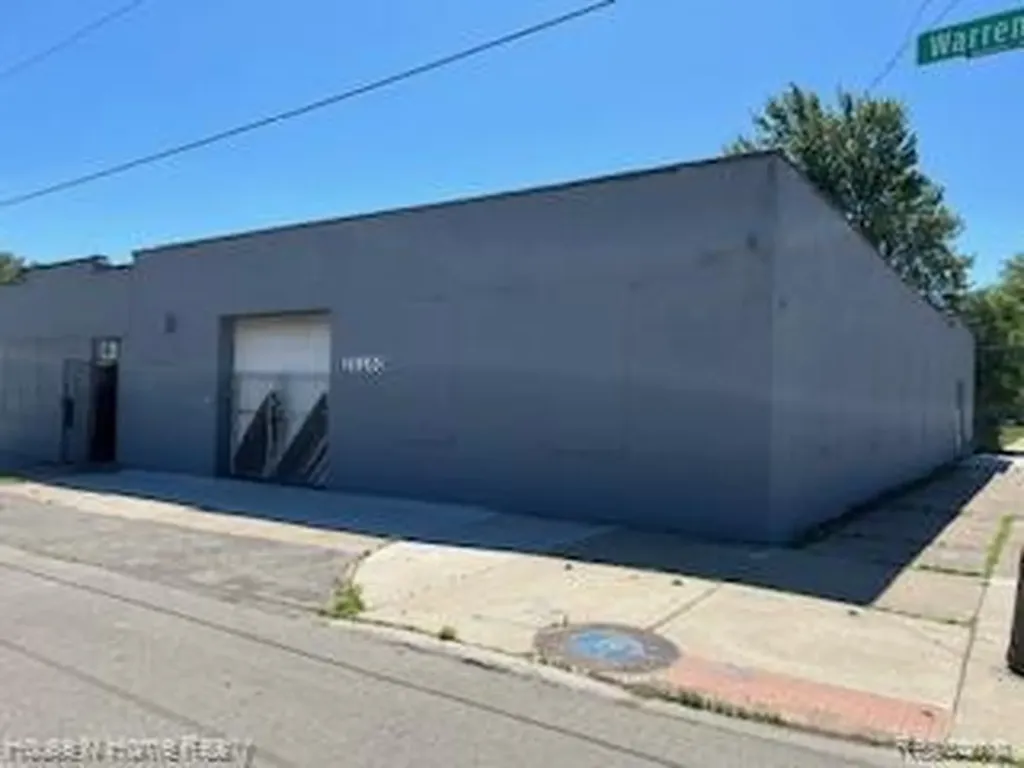 15100, 10, 14, 18, 22 E Warren Avenue Detroit City MI 48224