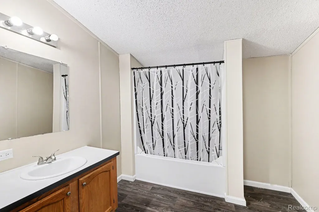 4281 Louie Lane North Branch Village MI 48461