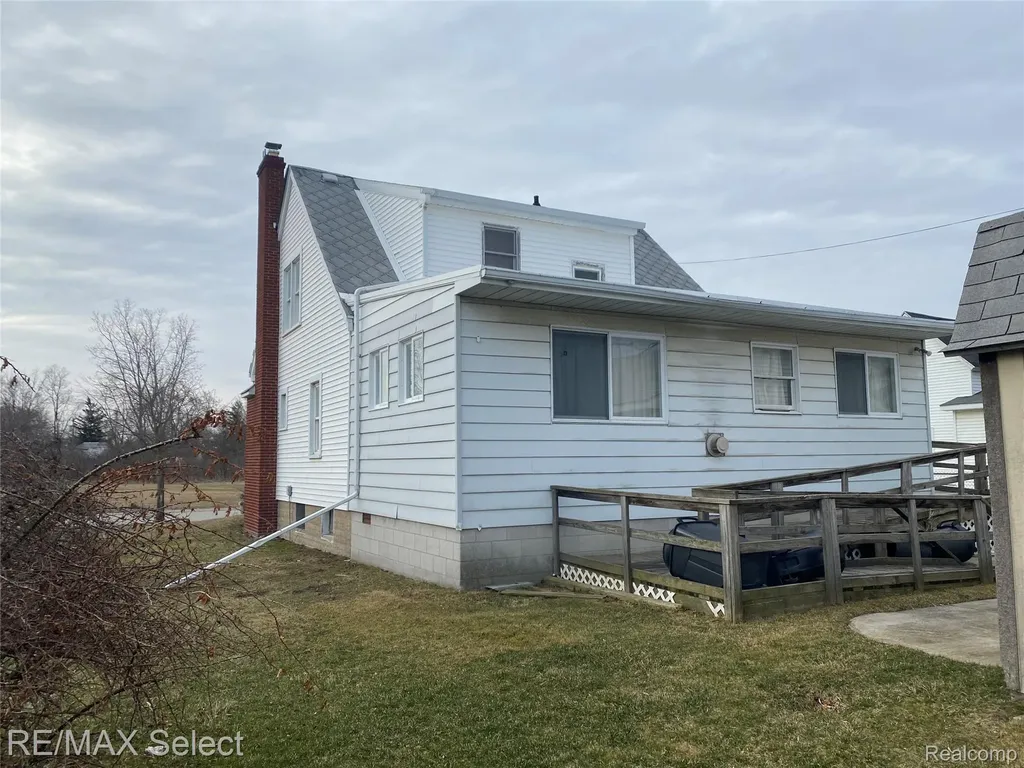 51 Runnels Street Port Huron City MI 48060