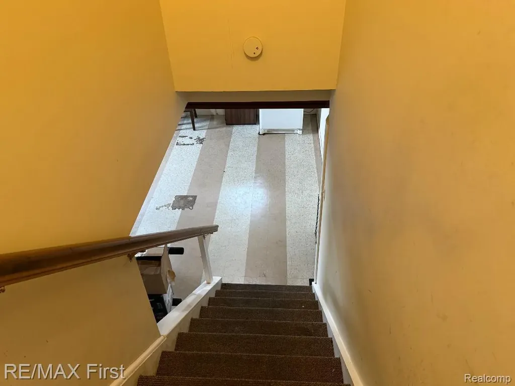 26615 Richard Drive Warren City MI 48089