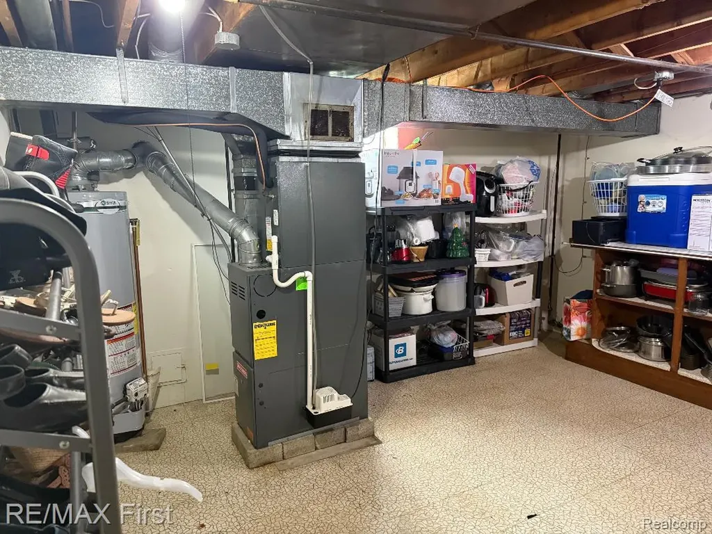 26615 Richard Drive Warren City MI 48089