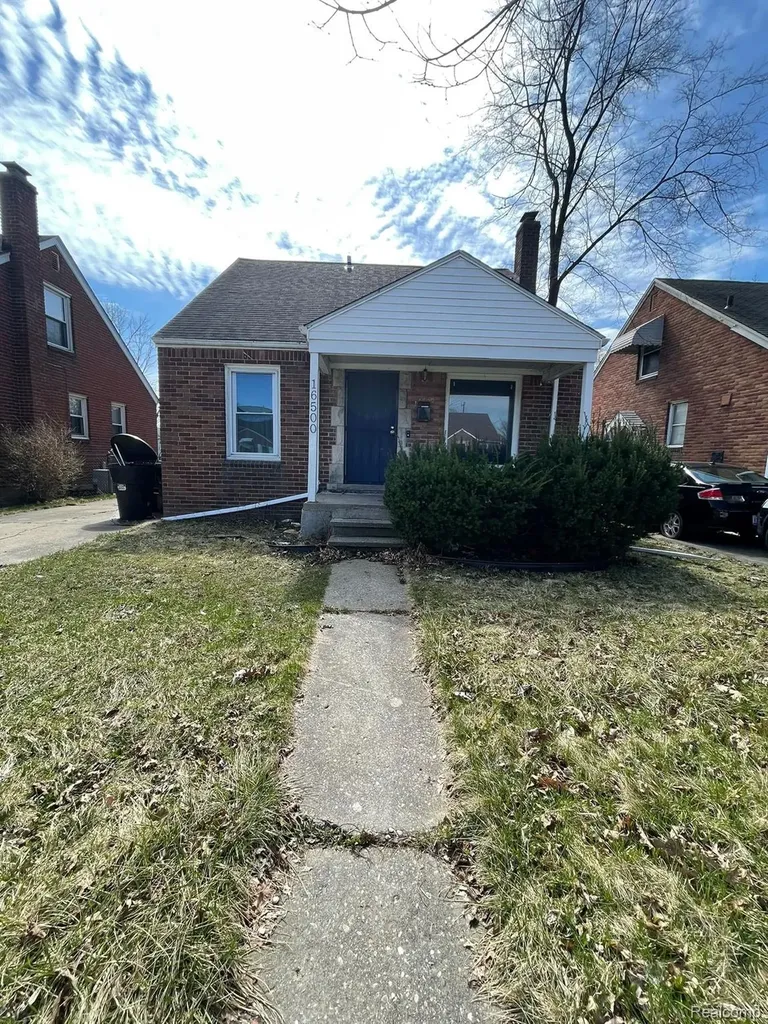 16500 Eastburn Street Detroit City MI 48205