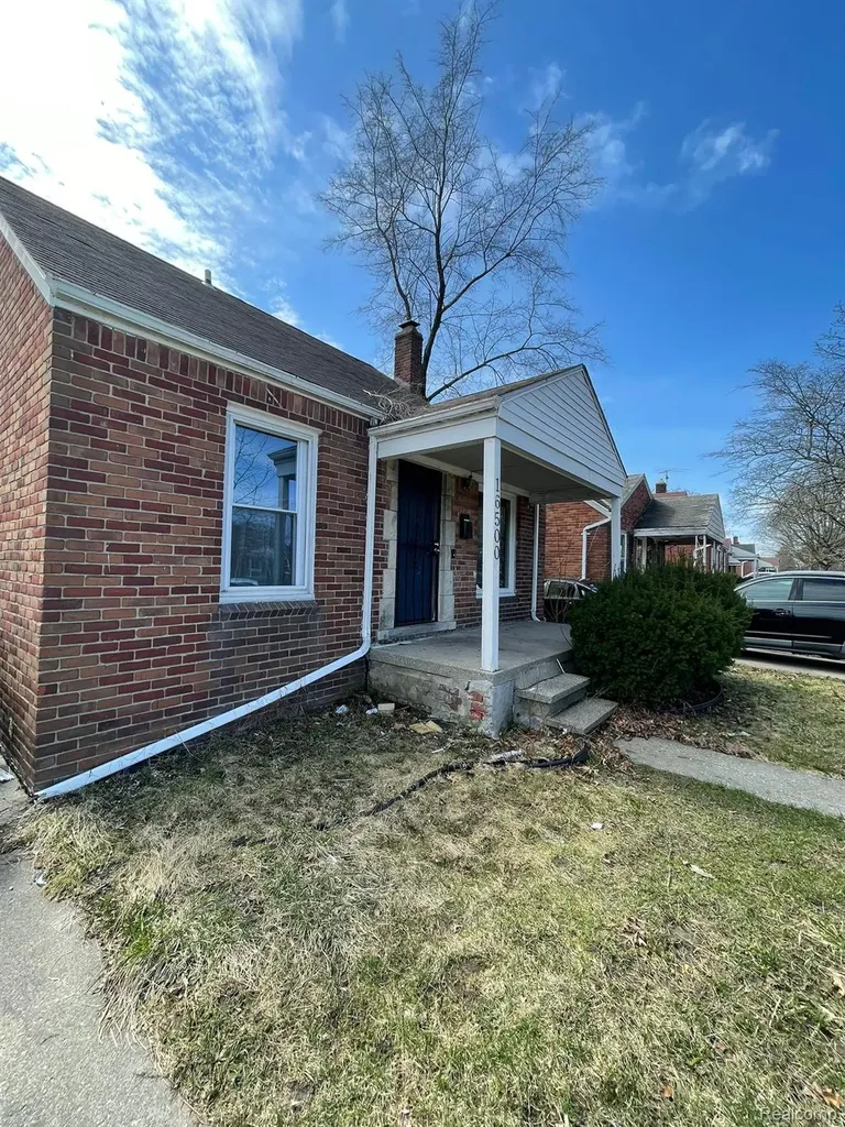 16500 Eastburn Street Detroit City MI 48205