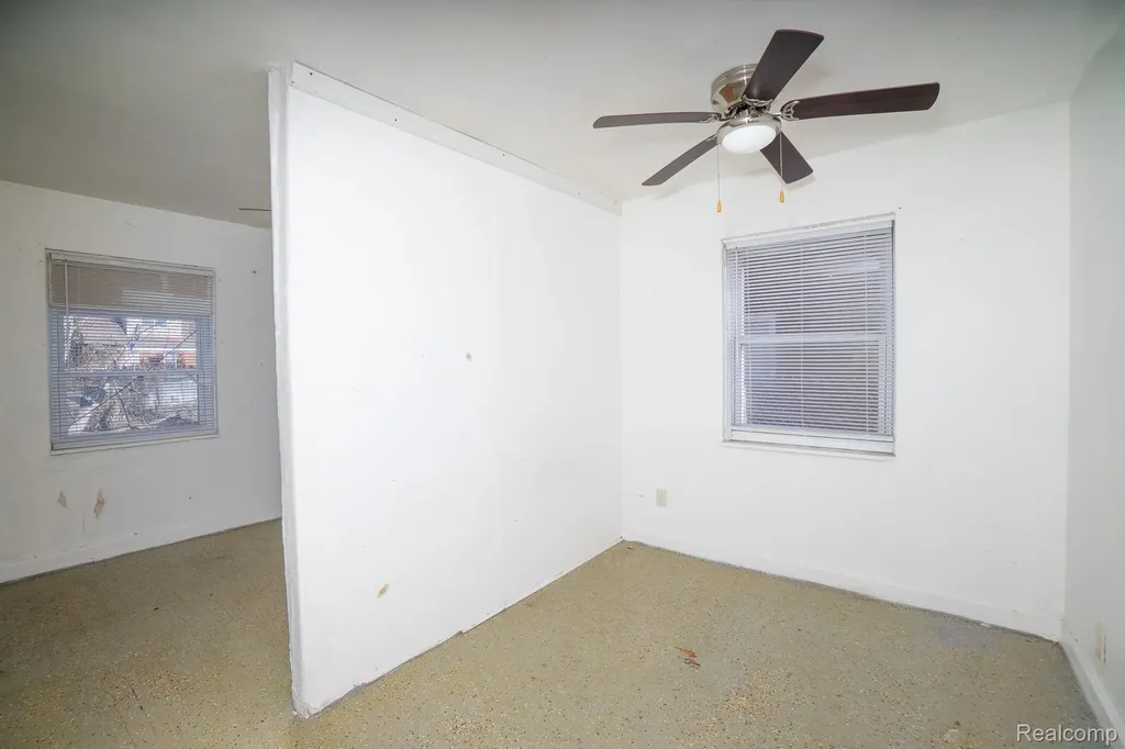 10785 E Outer Drive Detroit City MI 48224