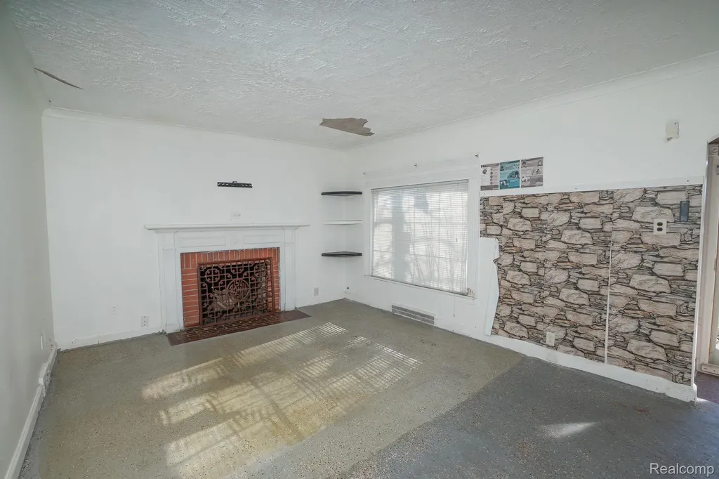 10785 E Outer Drive Detroit City MI 48224