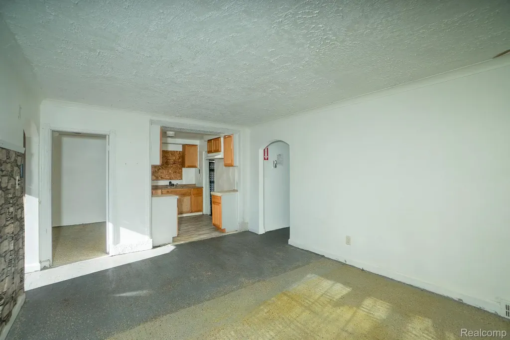 10785 E Outer Drive Detroit City MI 48224