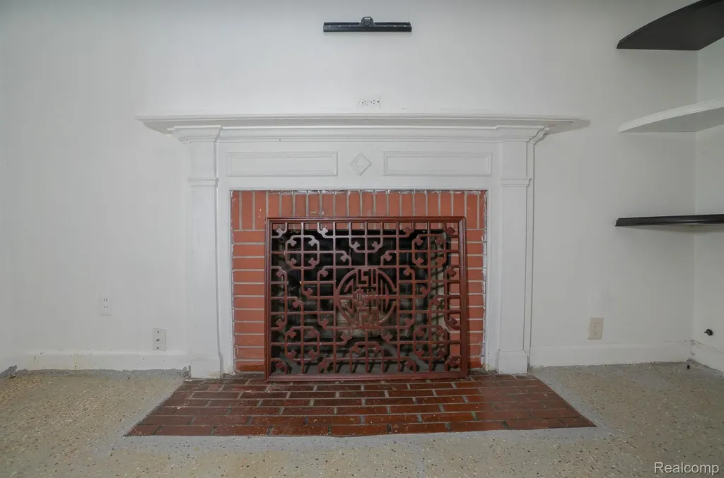 10785 E Outer Drive Detroit City MI 48224