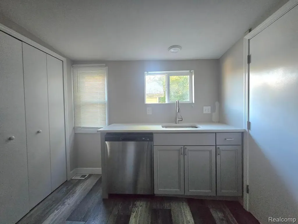 3370 Harris Street Ferndale City MI 48220