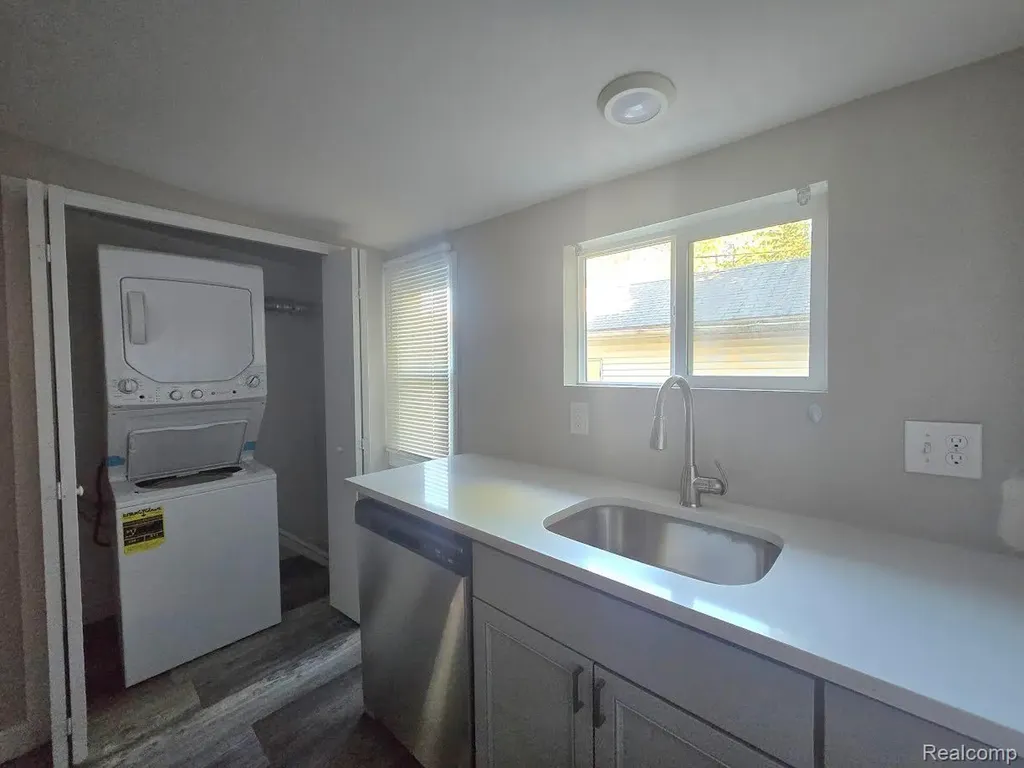 3370 Harris Street Ferndale City MI 48220