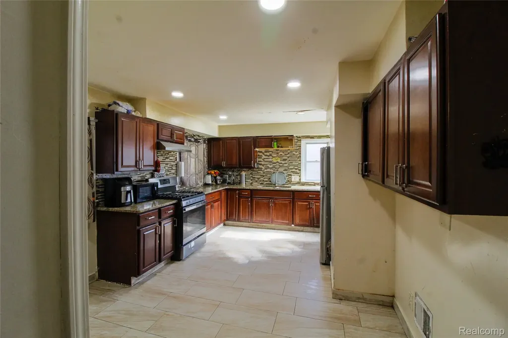 4874 Renville Street Detroit City MI 48210
