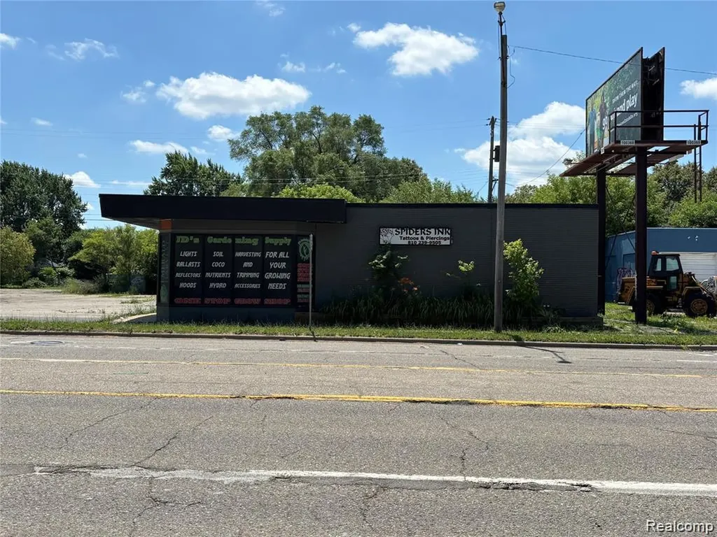 3430 Davison Road Flint City MI 48506