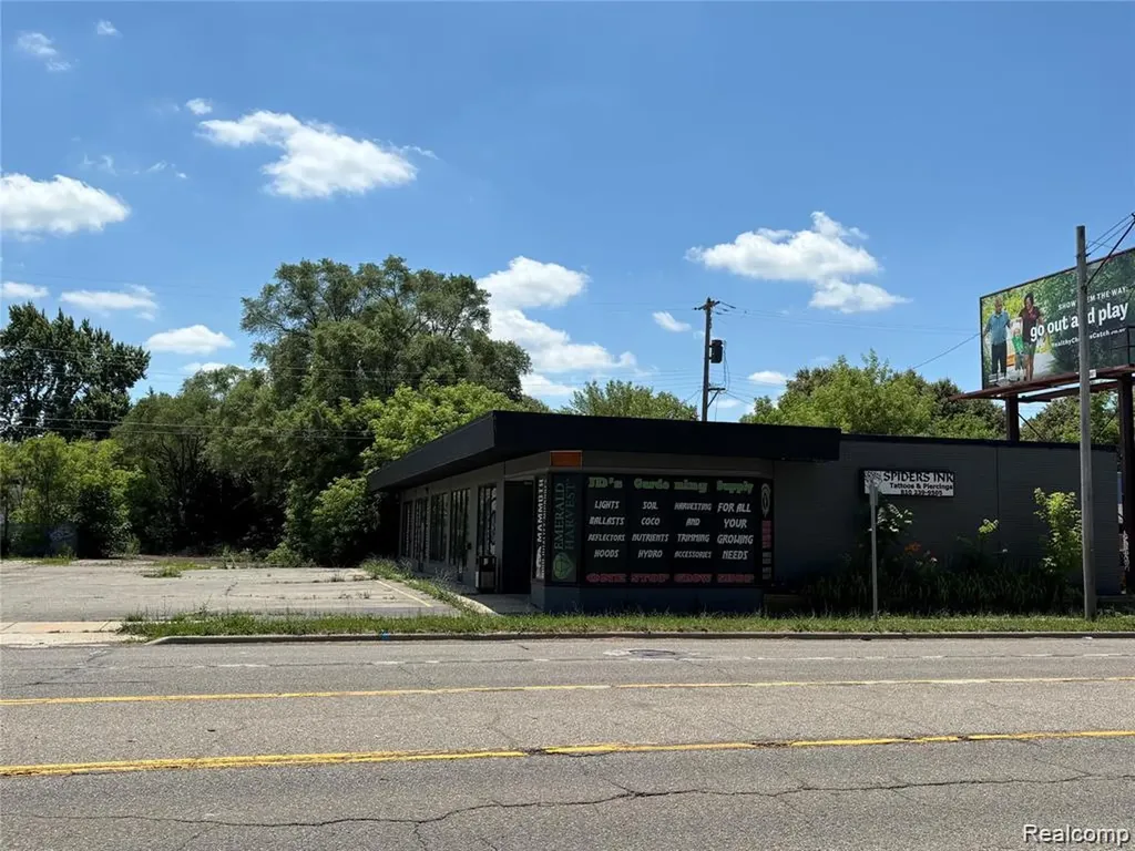 3430 Davison Road Flint City MI 48506