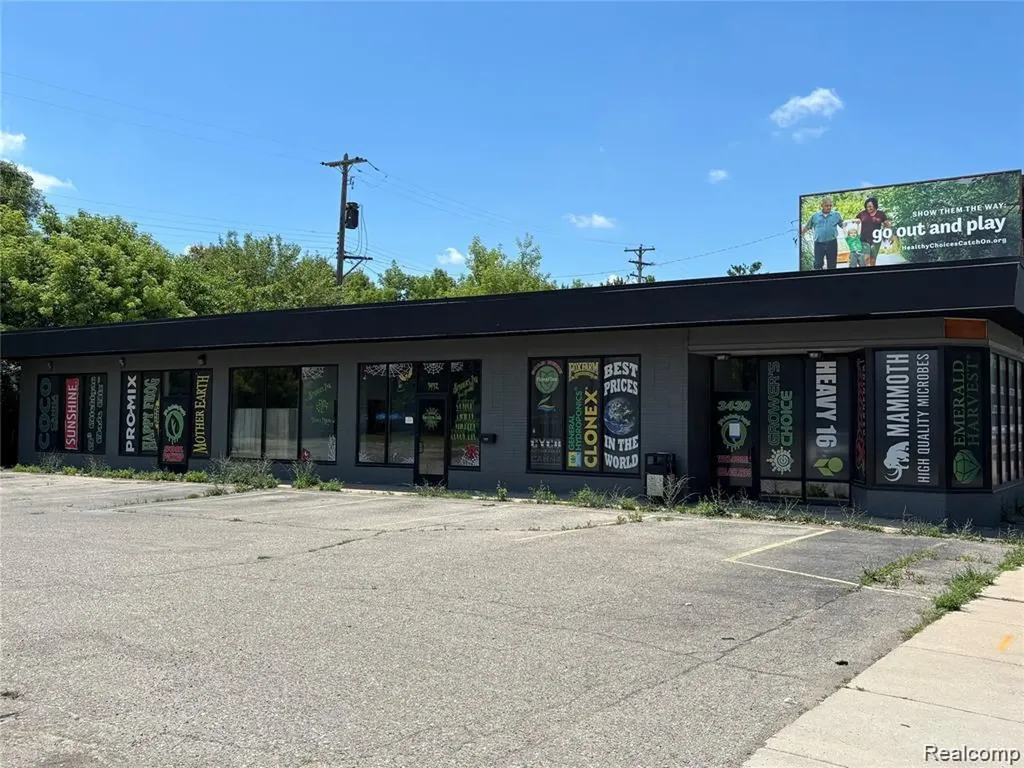 3430 Davison Road Flint City MI 48506