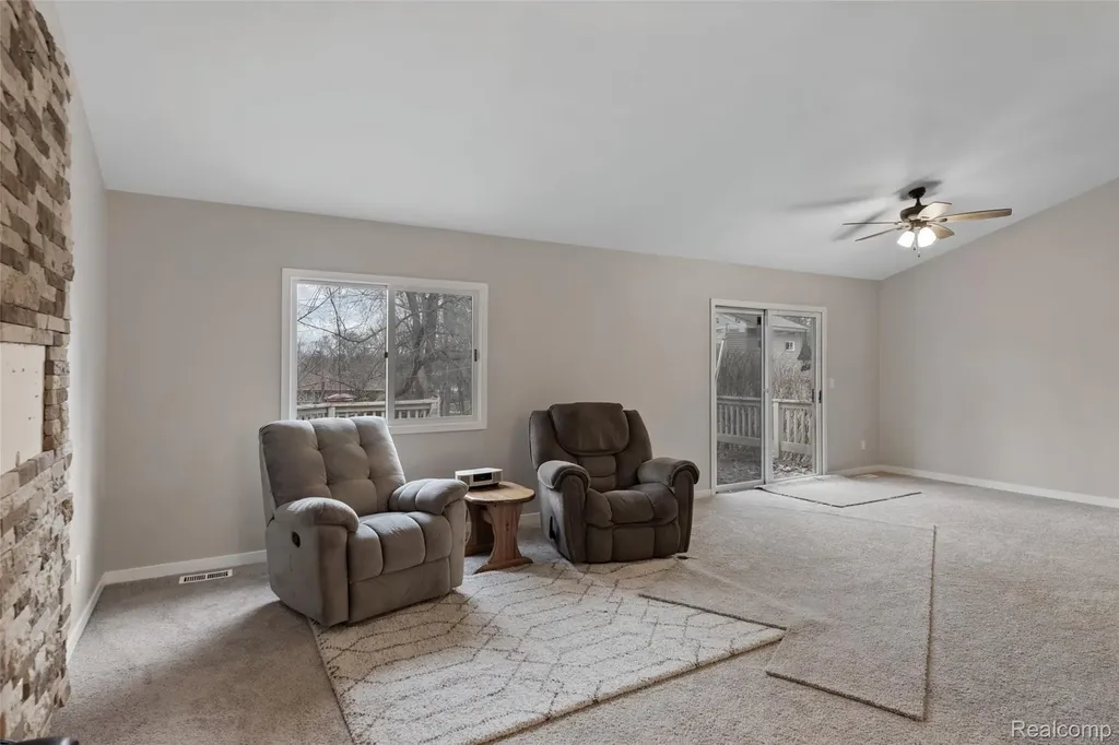 8732 Elizabeth Lake Road White Lake Charter Township MI 48386