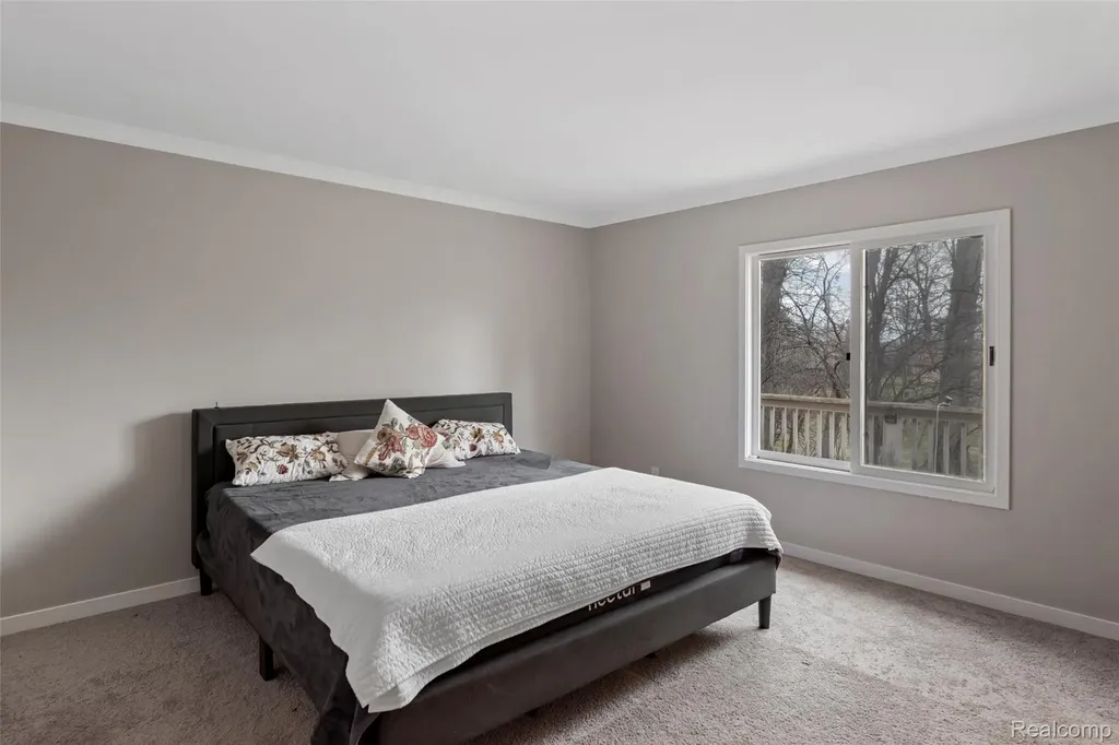 8732 Elizabeth Lake Road White Lake Charter Township MI 48386