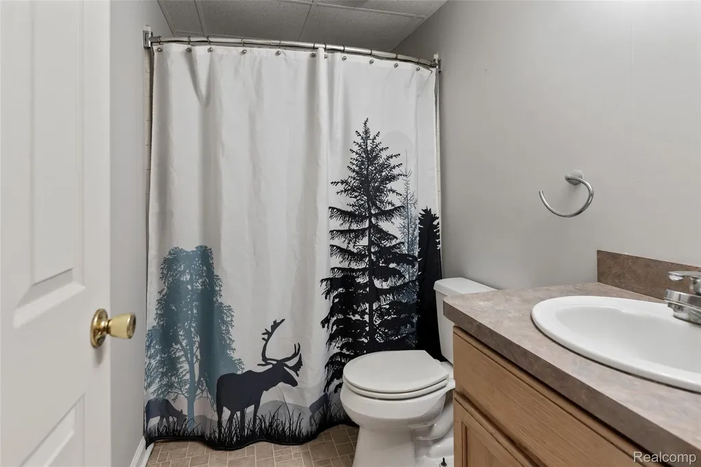 8732 Elizabeth Lake Road White Lake Charter Township MI 48386
