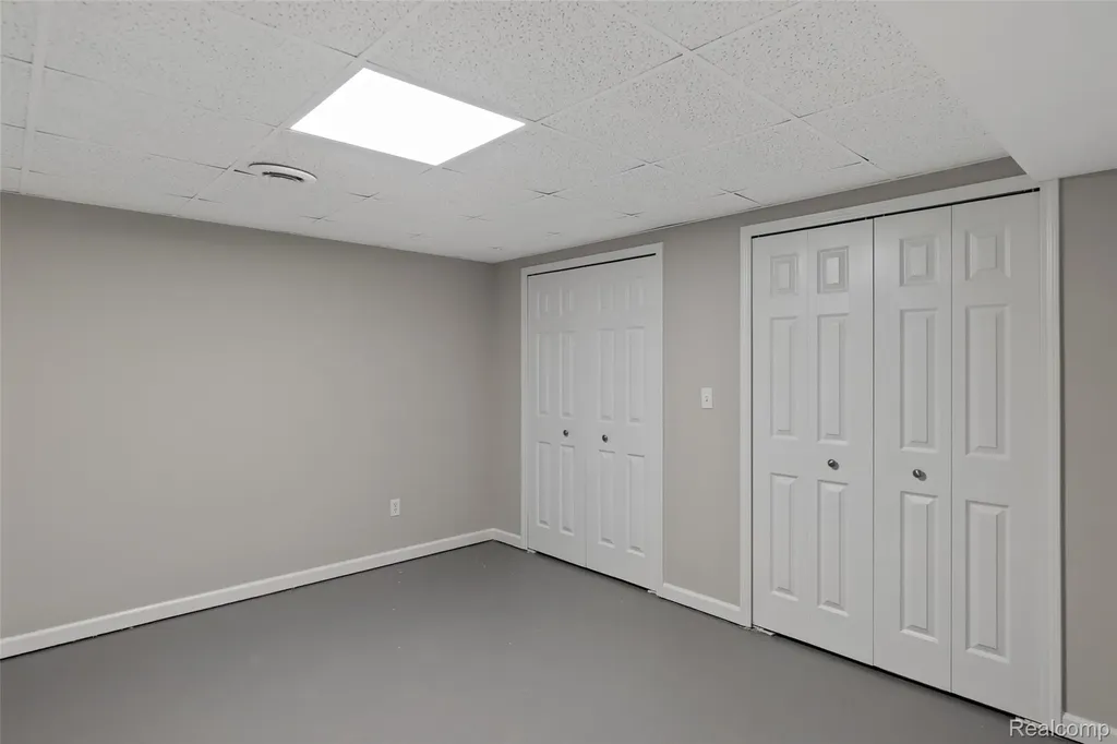 8732 Elizabeth Lake Road White Lake Charter Township MI 48386