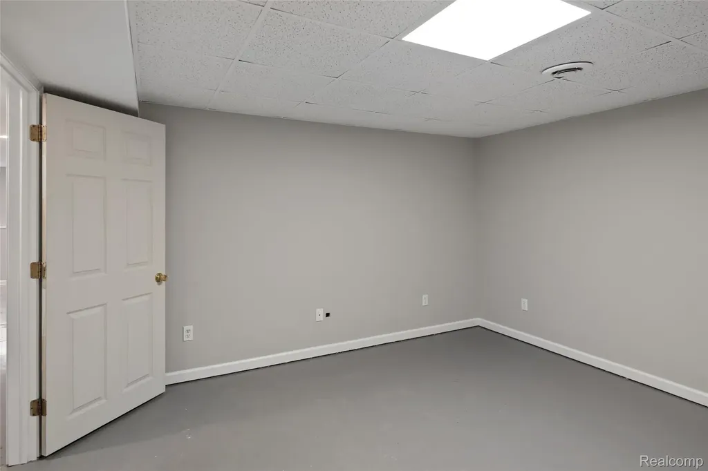 8732 Elizabeth Lake Road White Lake Charter Township MI 48386