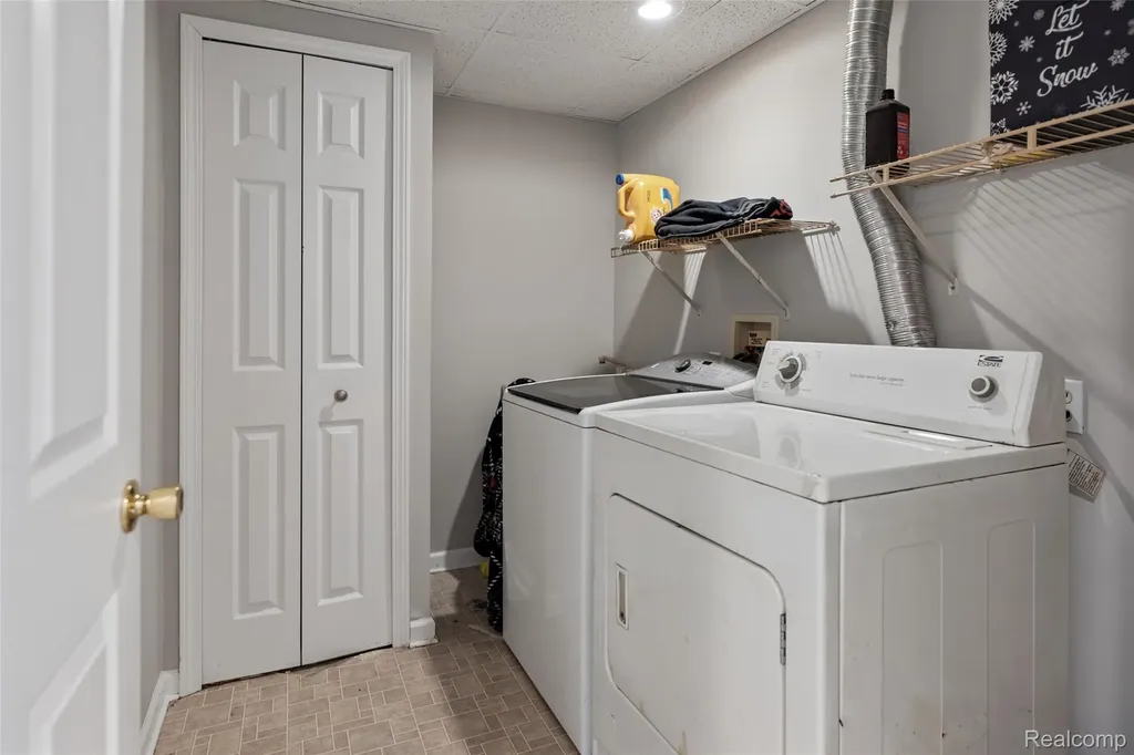 8732 Elizabeth Lake Road White Lake Charter Township MI 48386