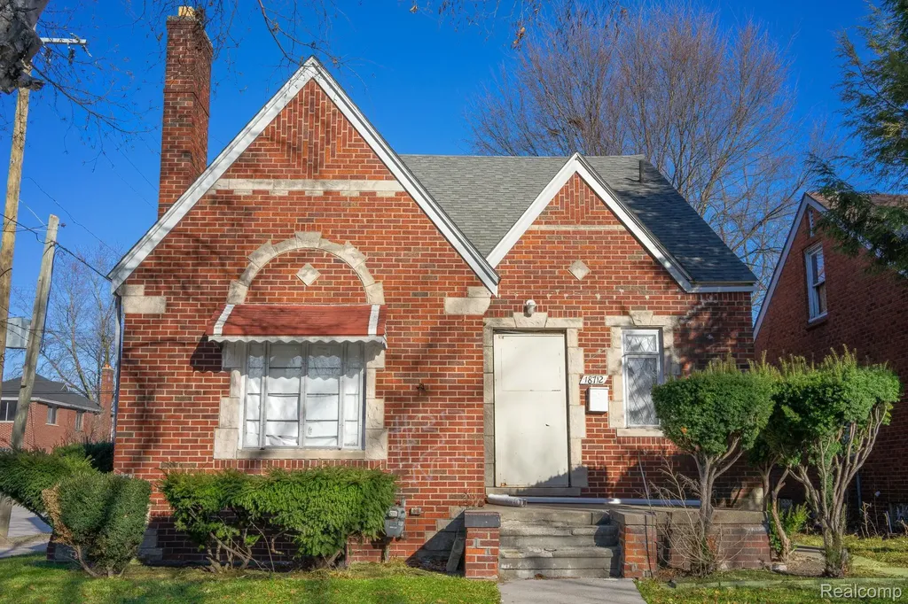 18712 Waltham Street Detroit City MI 48205