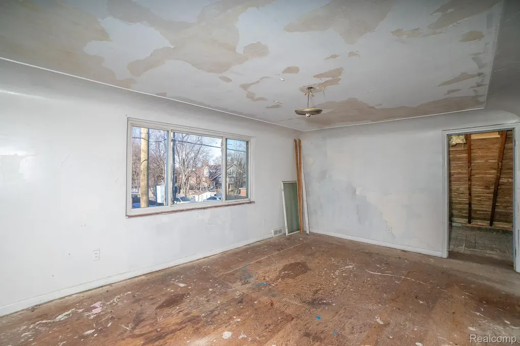 18712 Waltham Street Detroit City MI 48205