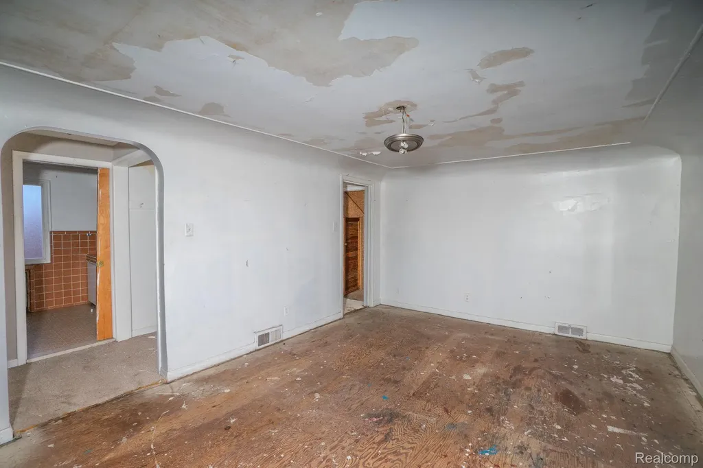 18712 Waltham Street Detroit City MI 48205