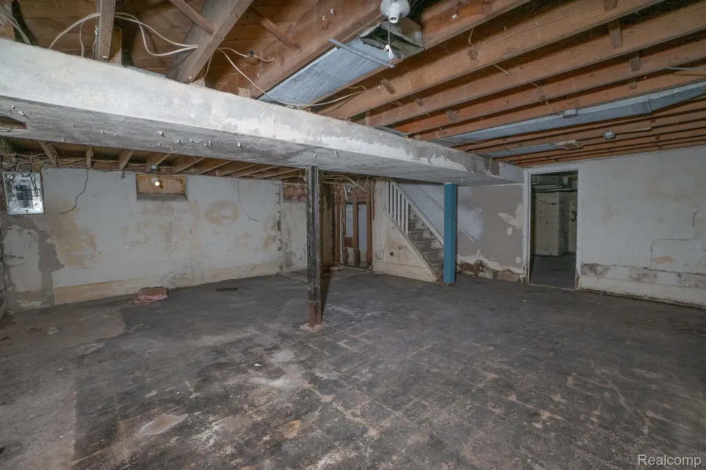 18712 Waltham Street Detroit City MI 48205
