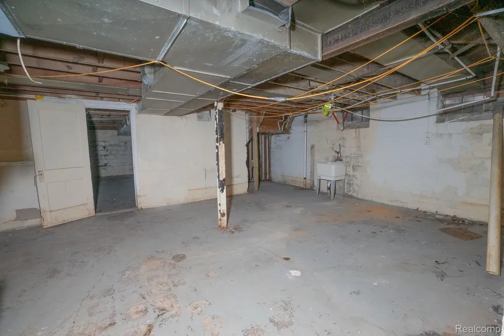 18712 Waltham Street Detroit City MI 48205