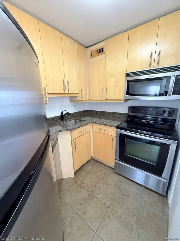 1001 W Jefferson Riverfront Drive Detroit City MI 48226