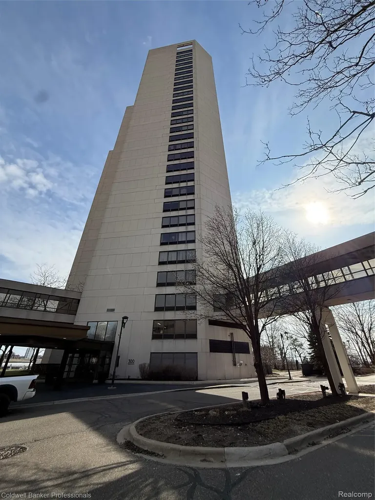 1001 W Jefferson Riverfront Drive Detroit City MI 48226