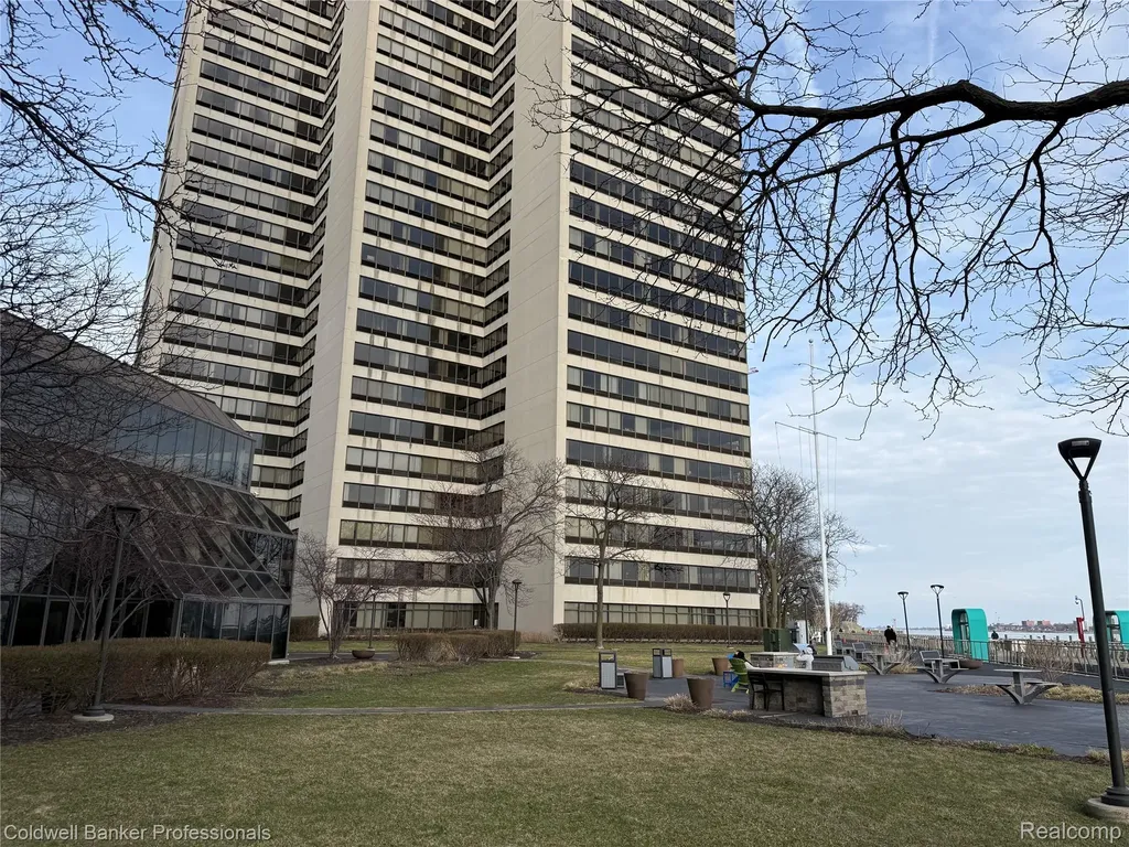 1001 W Jefferson Riverfront Drive Detroit City MI 48226