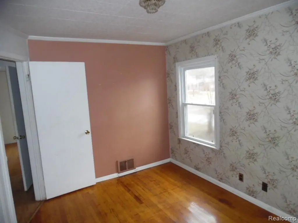 26338 Wolverine Street Madison Heights City MI 48071