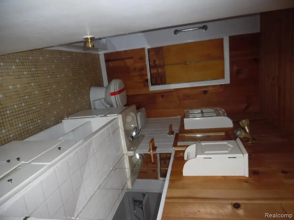 26338 Wolverine Street Madison Heights City MI 48071