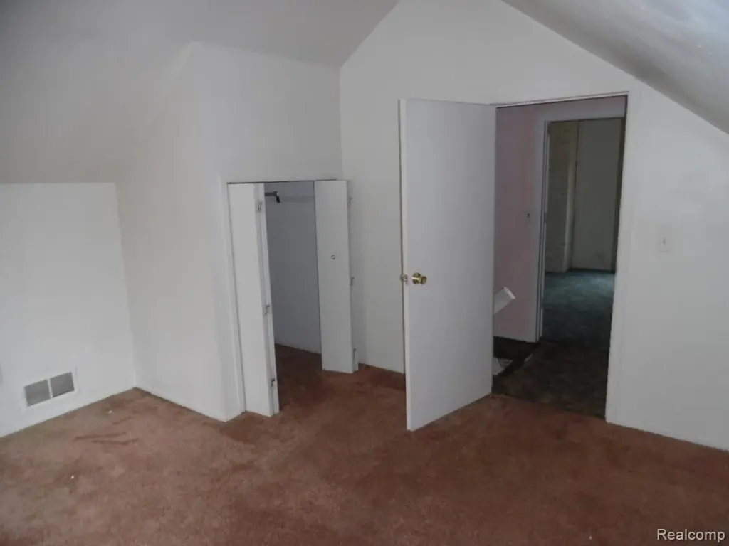 26338 Wolverine Street Madison Heights City MI 48071