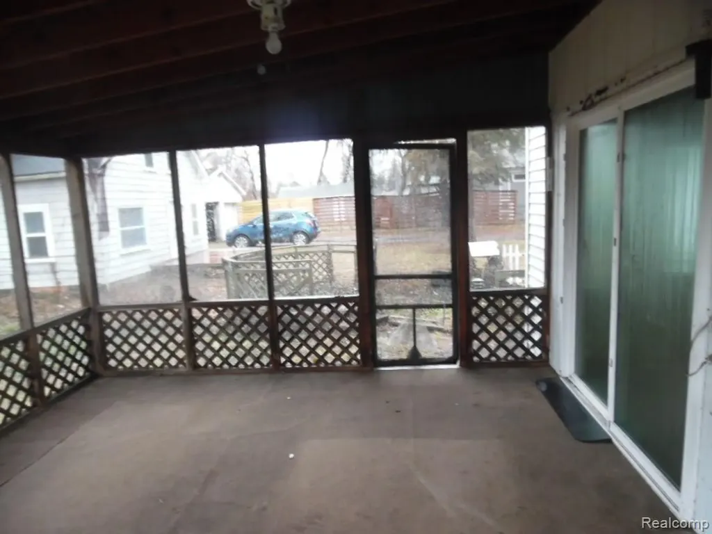 26338 Wolverine Street Madison Heights City MI 48071