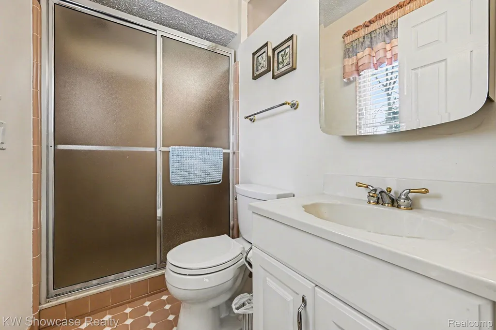 8635 Sandy Crest Drive White Lake Charter Township MI 48386