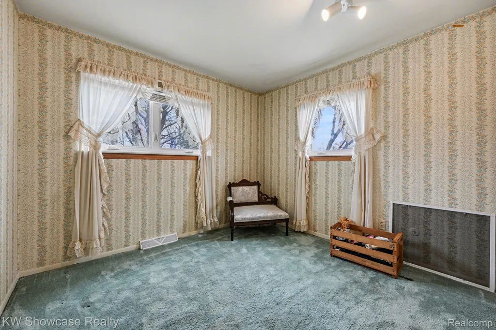 8635 Sandy Crest Drive White Lake Charter Township MI 48386