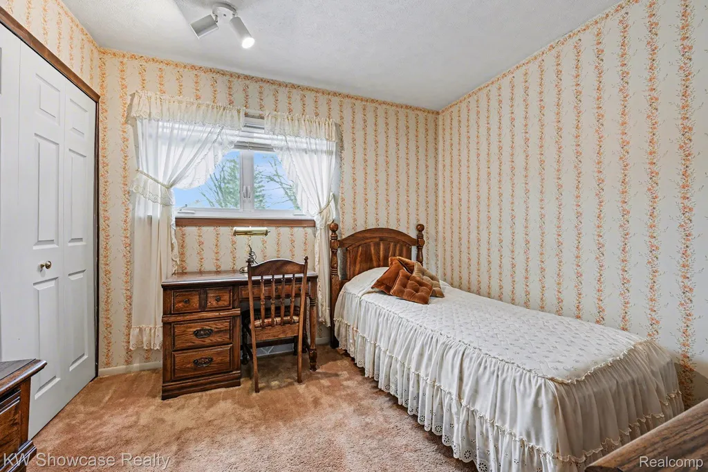 8635 Sandy Crest Drive White Lake Charter Township MI 48386