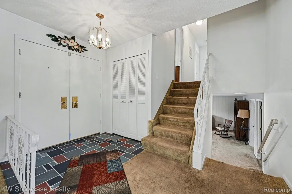 8635 Sandy Crest Drive White Lake Charter Township MI 48386