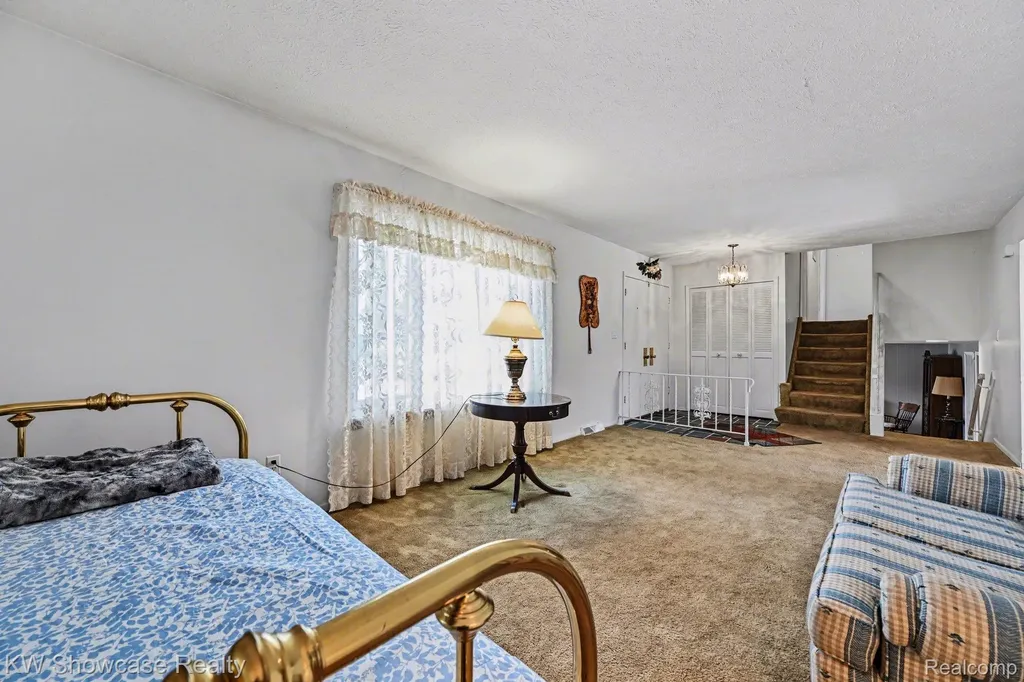8635 Sandy Crest Drive White Lake Charter Township MI 48386