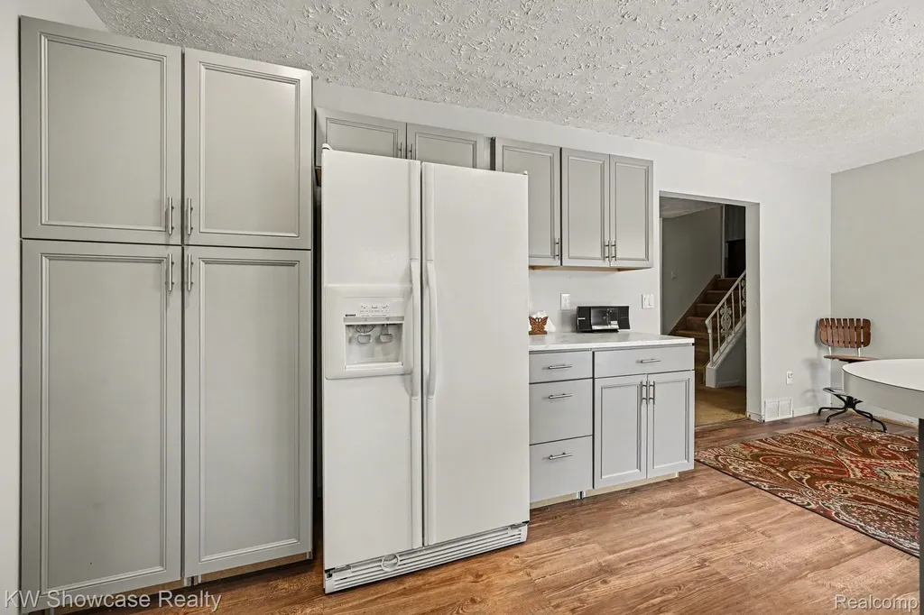 8635 Sandy Crest Drive White Lake Charter Township MI 48386