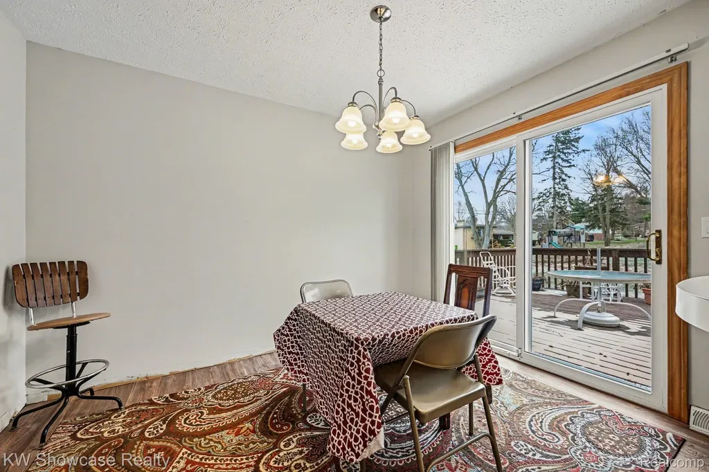 8635 Sandy Crest Drive White Lake Charter Township MI 48386